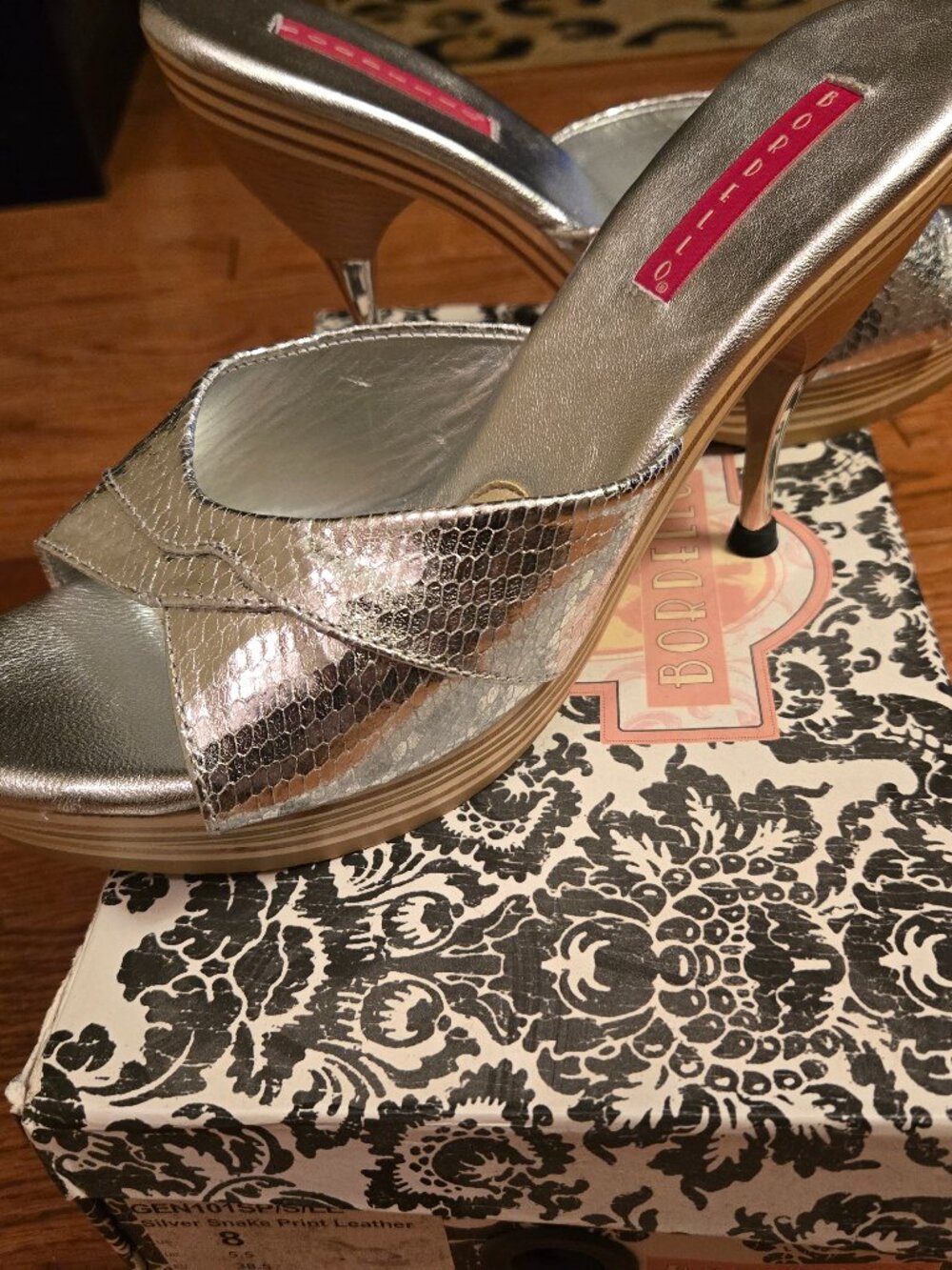 Bordello Genie "Polly" Shoe, Silver Size 8, Brand New in Box